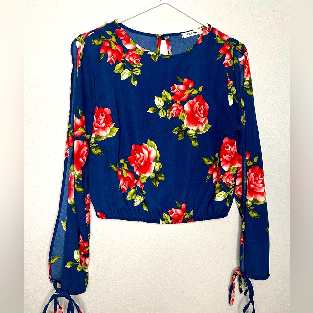 CLE LUV | Long Sleeve Crop Top Blouse